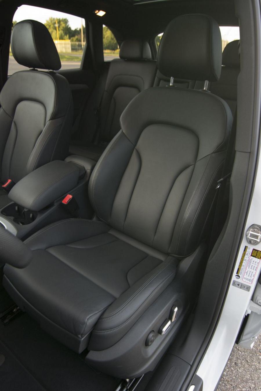 Интерьер Audi Q5 TDI Quattro (8R) 2013 года  (NA) (фото 22 из 33)